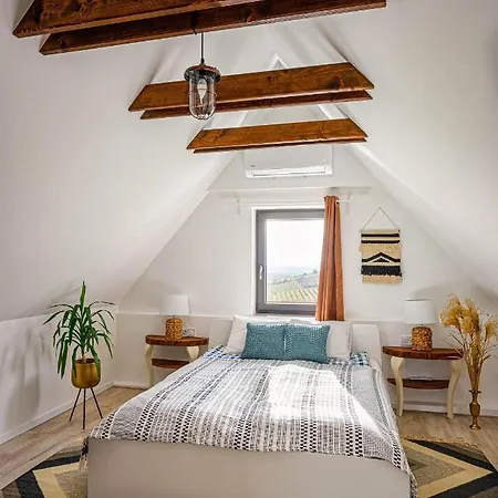 Eged Апартаменти *